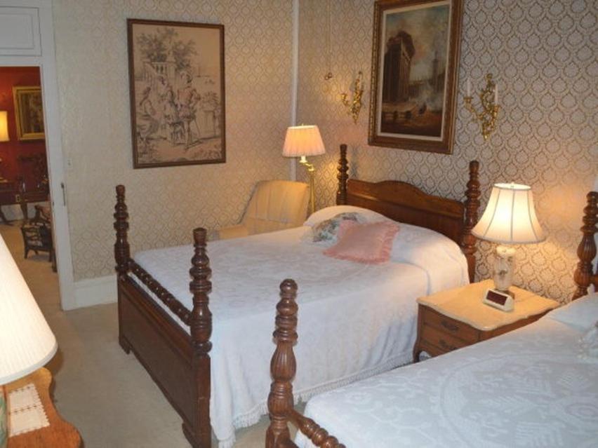 Franklin Terrace Bed And Breakfast Room photo